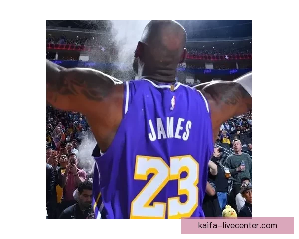 詹姆斯凌晨抵达迈阿密出战热火追平帕里什纪录